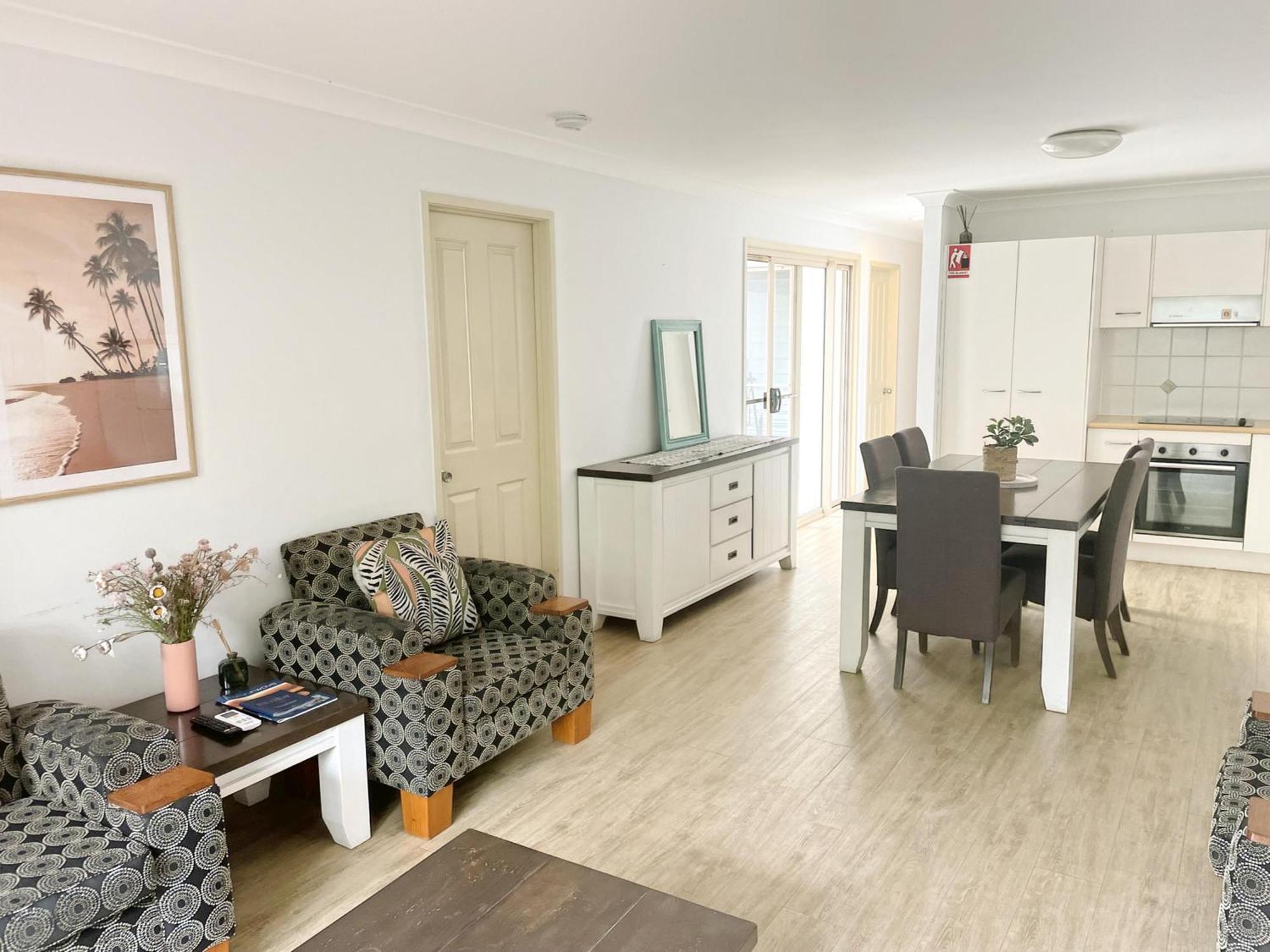ביירון ביי Byron Lakeside Holiday Apartments מראה חיצוני תמונה