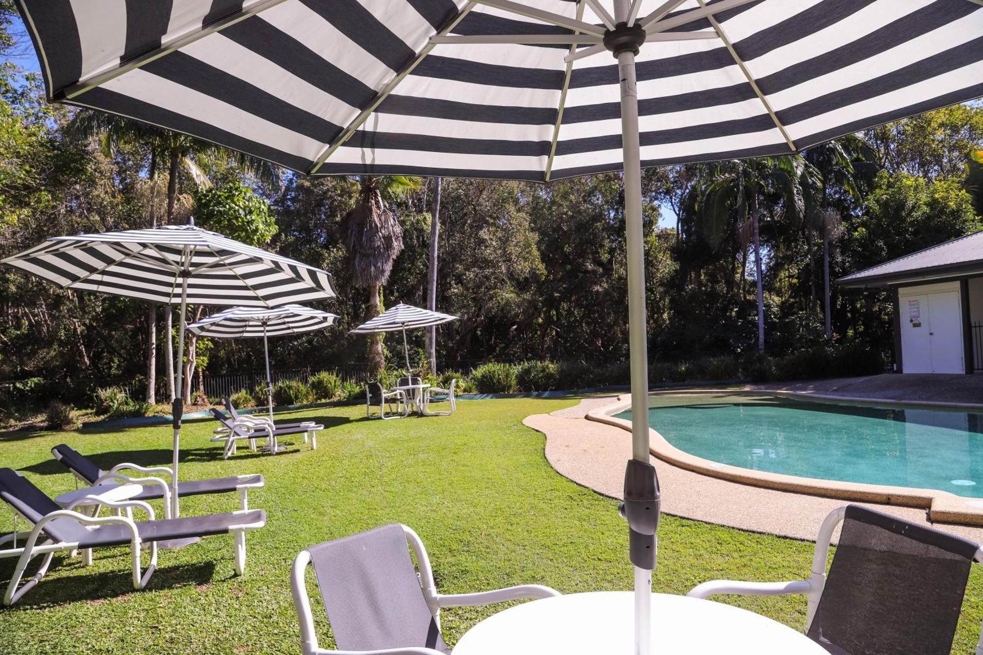 ביירון ביי Byron Lakeside Holiday Apartments מראה חיצוני תמונה